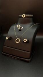 ⁦طقم كارتير عيار 18 الوزن 2.97 جرام⁩ - الصورة ⁦2⁩