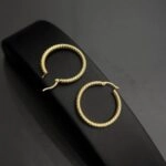 ⁦حلق دائري عيار 18 الوزن 4.04 جرام⁩ - الصورة ⁦3⁩